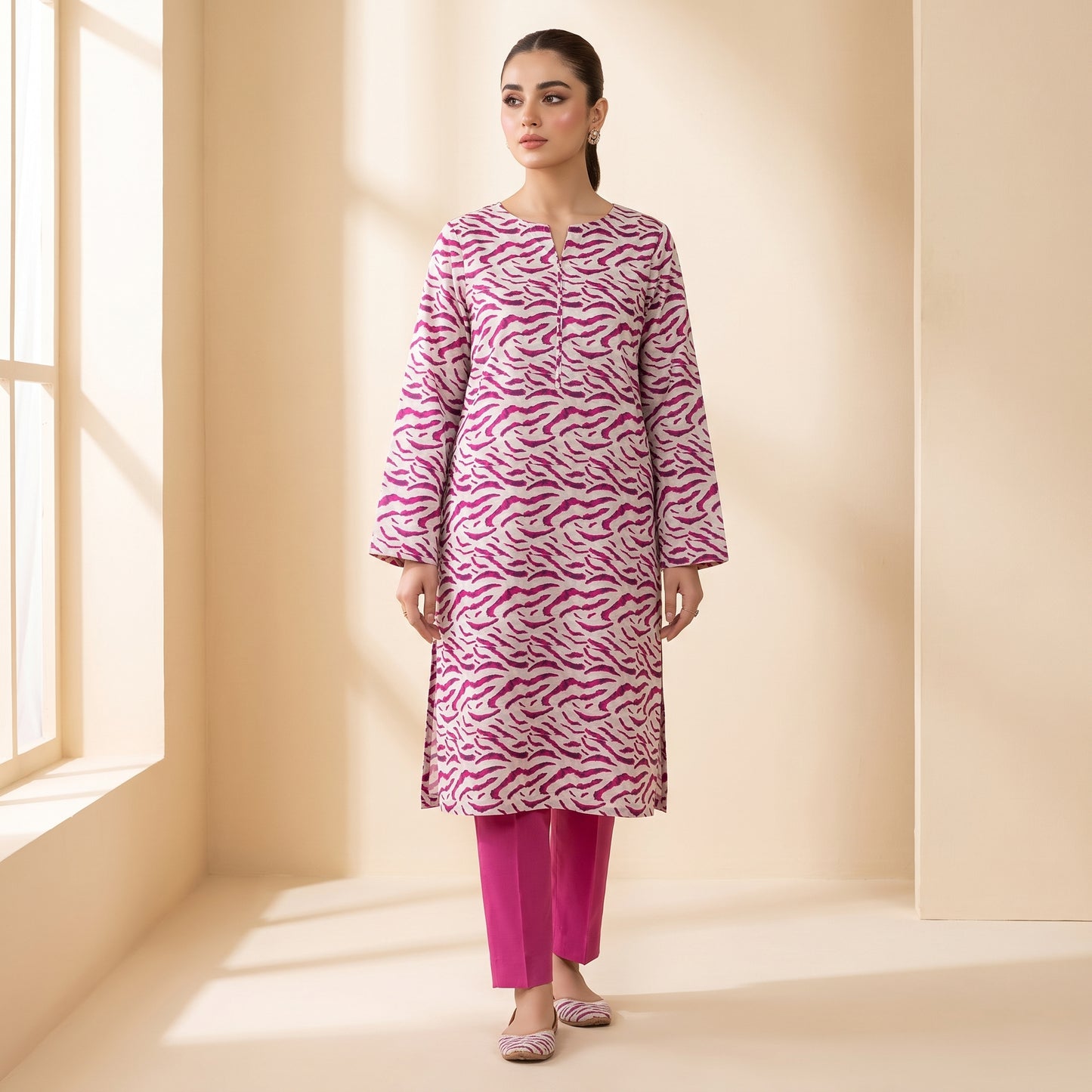 Pink Abstract Wave Print Stitched Kurti